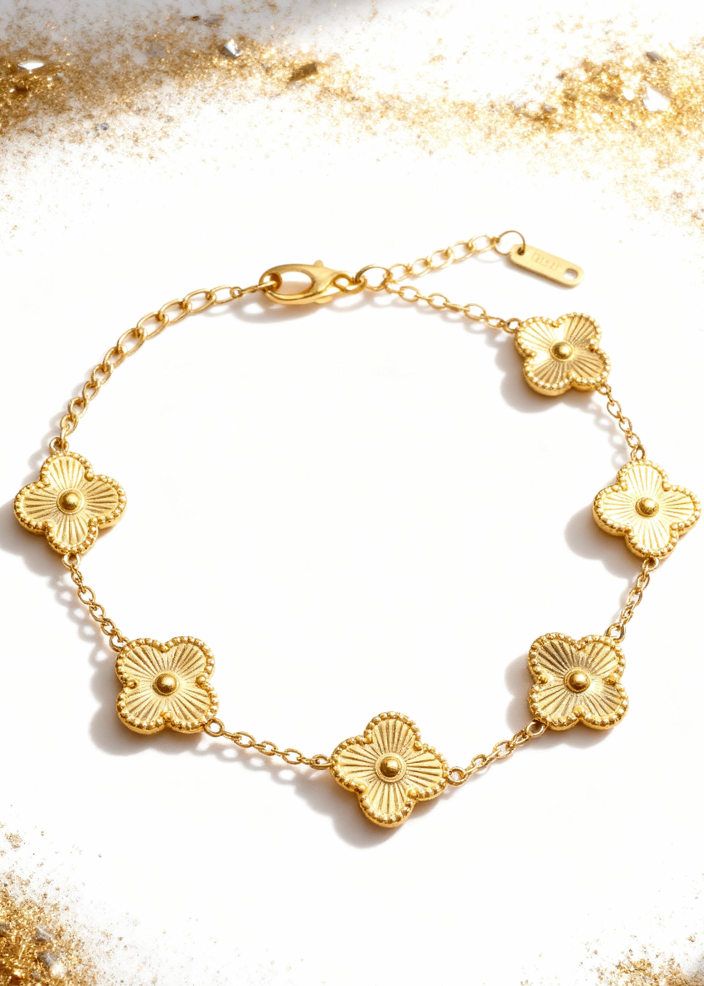 Gold Clover Bracelet "Adjustable"