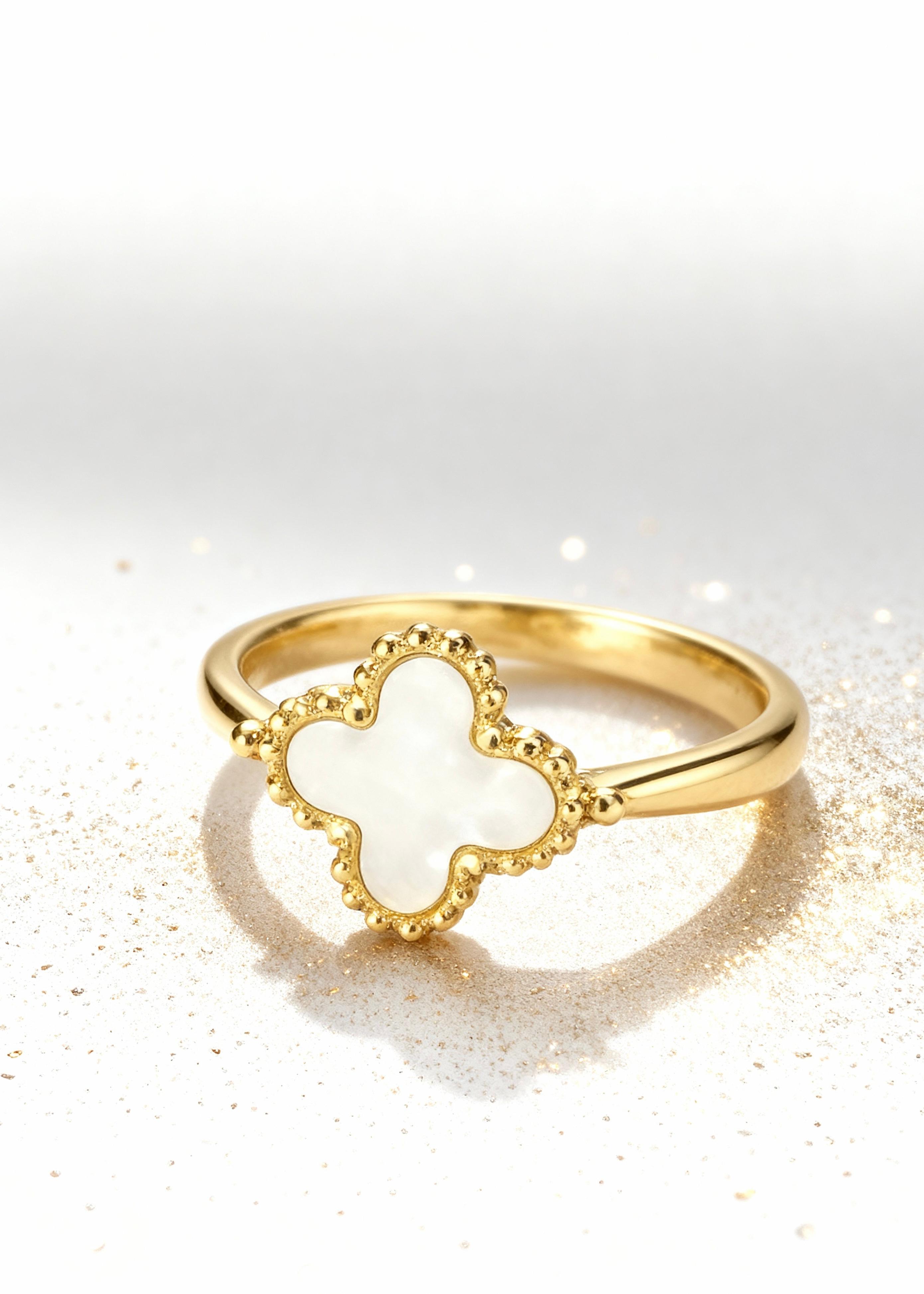 Black Gold Clover Ring