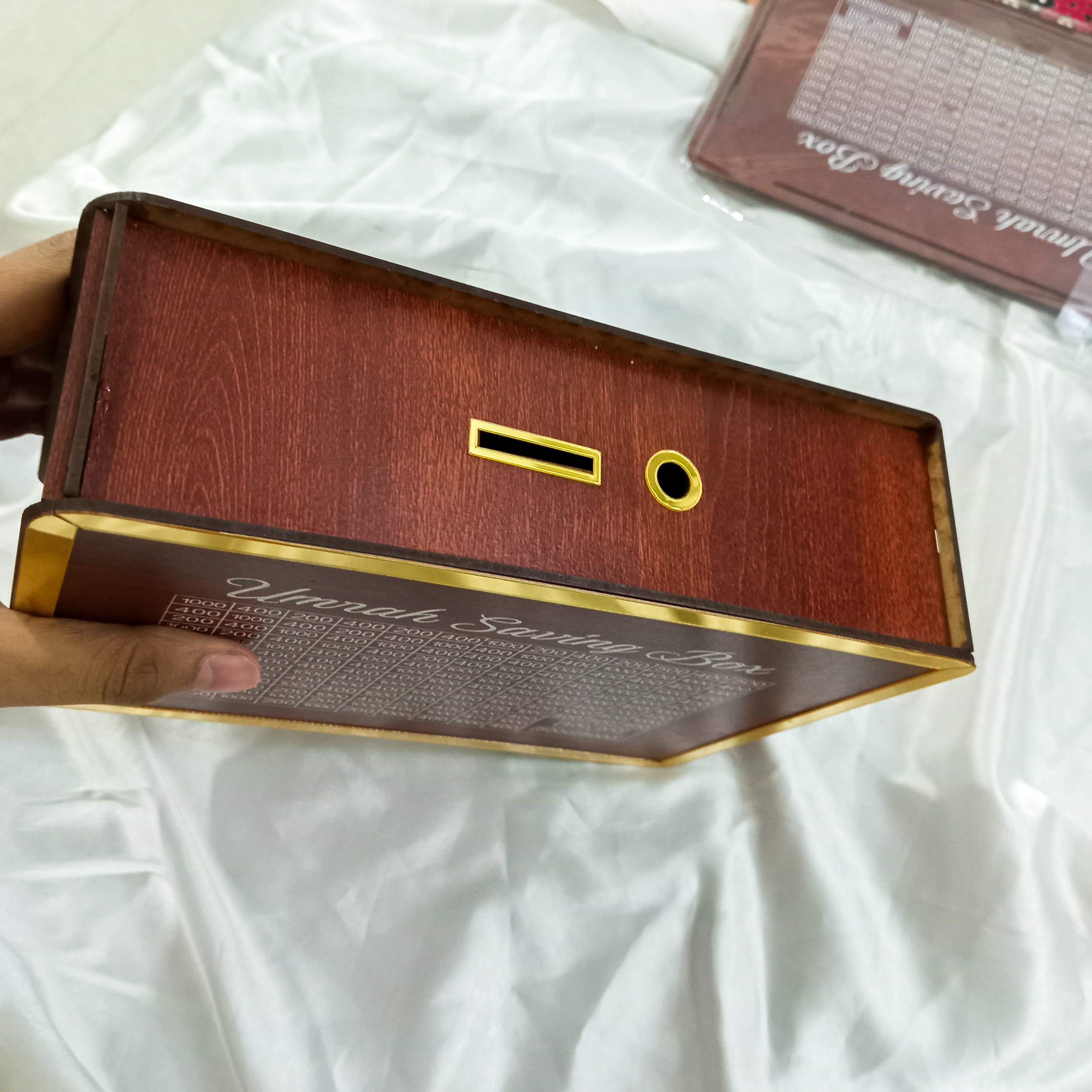 Umrah Saving Box – Wooden Umrah Saving Box – 280 Days Savings Plan – Islamic Halal Money Jar for Hajj & Umrah – Daily Pilgrimage Savings Tracker – Gift for Muslims Money Saving Box