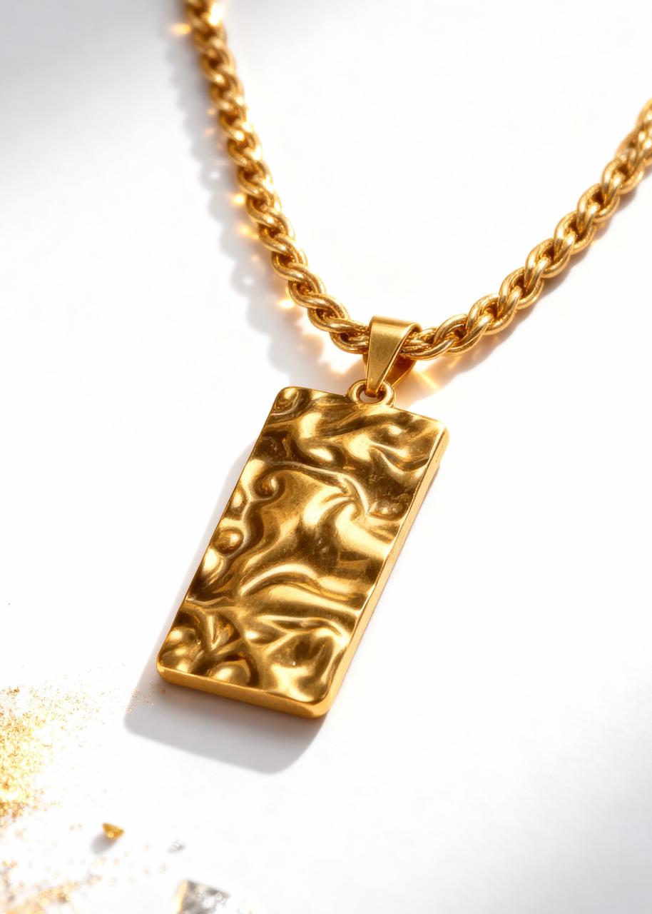Gold Hammered Pendant "Adjustable Chain"