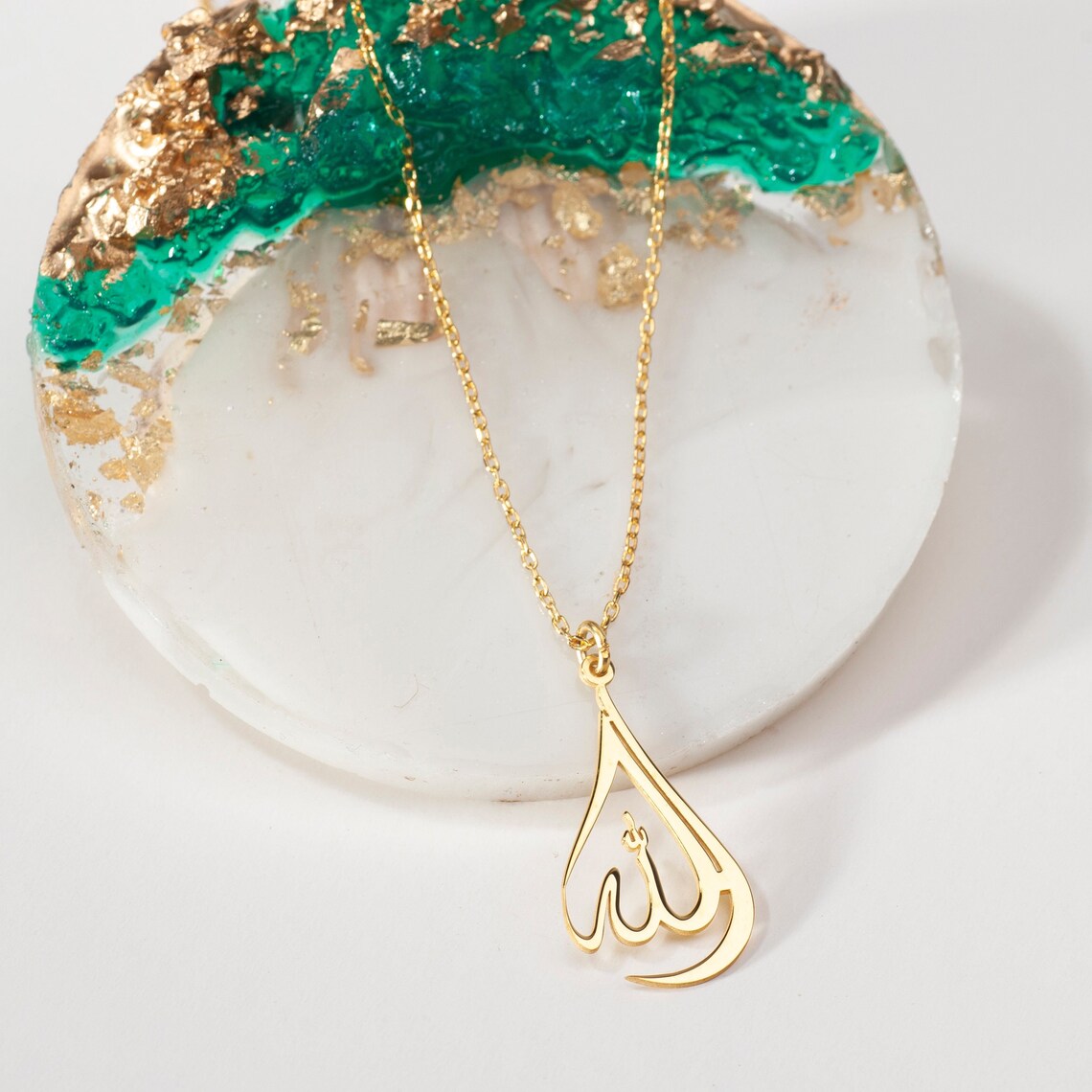 Allah | الله Calligraphy Pendant Necklace